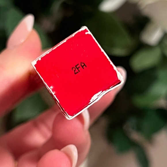 ONE/SIZE • SMOOTHING CREAMY EYESHADOW • BRING IT - Picture 3 of 5